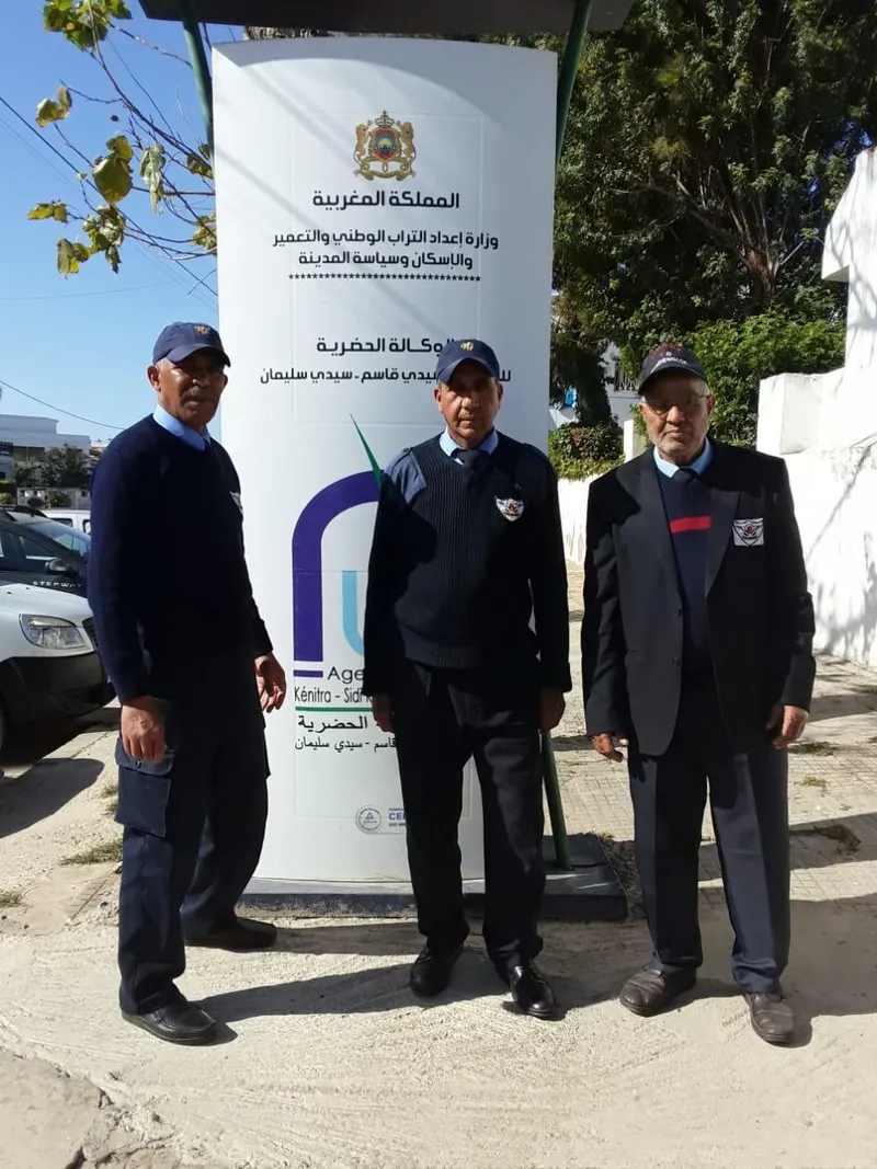 Trois agents TIHAMA lors d’une mission en extérieur.